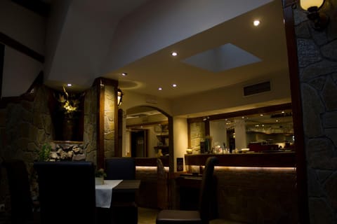 Restaurant/places to eat, Lobby or reception