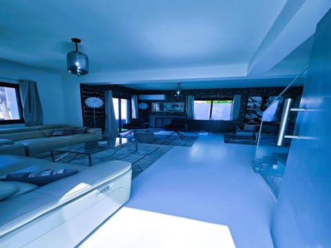 3 Bedroom Villa, private pool, hot tub Villa in Protaras