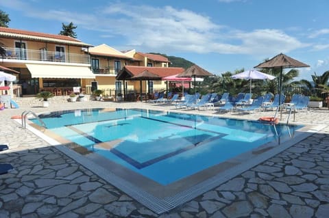 Day, Pool view, Swimming pool, sunbed