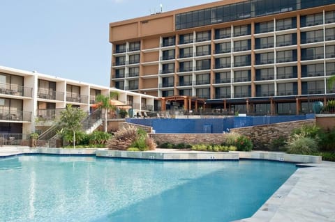 Facade/entrance, Pool view, Swimming pool, sunbed