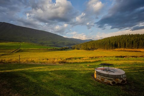 BBQ facilities, Seating area, Mountain view, Sunset