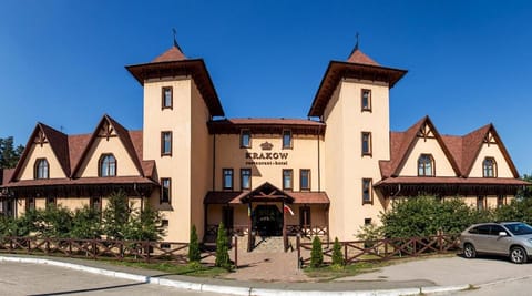 Property building, Day