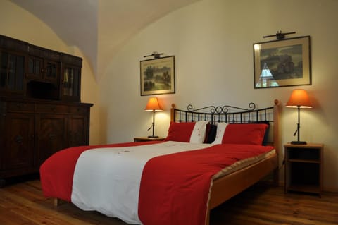 Bed, View (from property/room), Photo of the whole room, Decorative detail, Bedroom