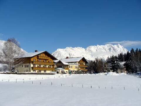 Facade/entrance, Winter