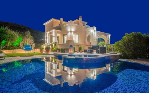 Property building, Night, Garden, Garden view, Pool view, Swimming pool, sunbed