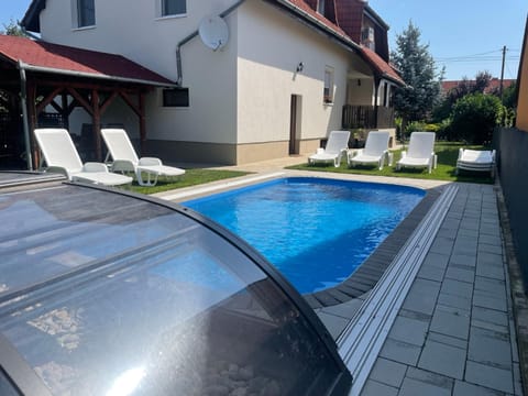 Swimming pool, Swimming pool, sunbed