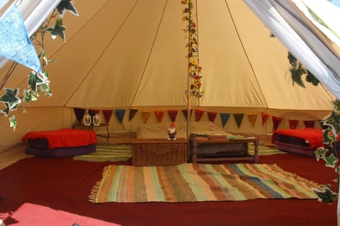 Bed, Photo of the whole room, Decorative detail