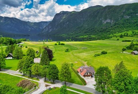 Day, Neighbourhood, Natural landscape, Mountain view