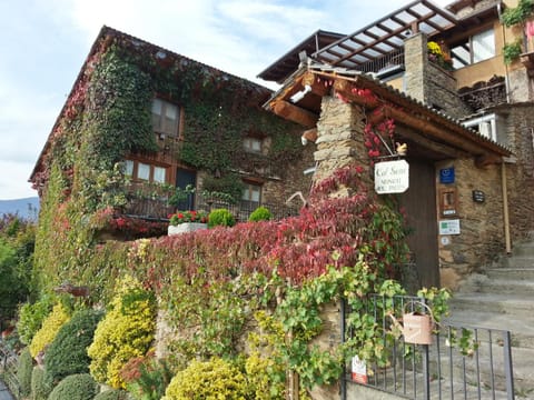 Property building, Spring, Day, Garden, Garden view