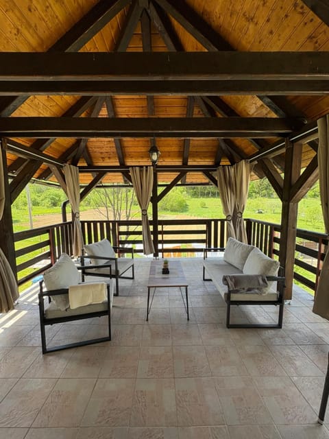 Rooms Lucijana Bed and Breakfast in Jezerce