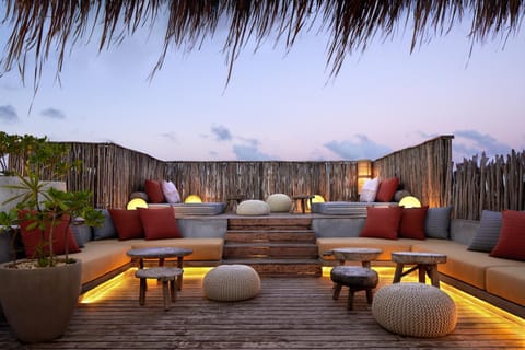 Restaurant/places to eat, Balcony/Terrace, Lounge or bar, Garden view