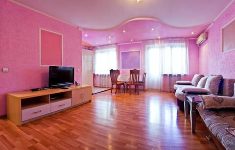 Living room, Photo of the whole room, Dining area