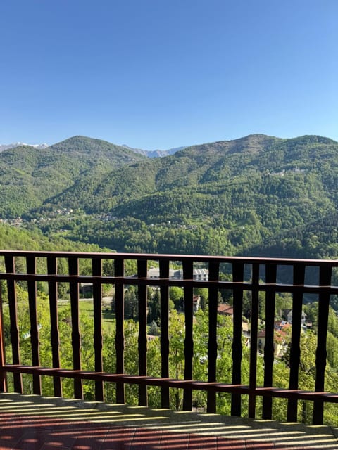 Gold Cave casa vacanze relax nel bosco appartamenti House in Piedmont