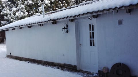 Facade/entrance, Winter