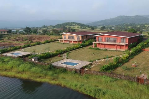 Property building, Bird's eye view, Garden