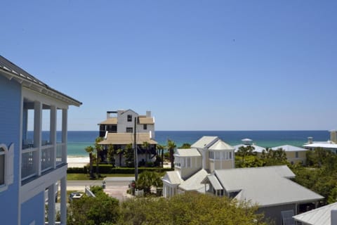 A Point of View House in Seaside
