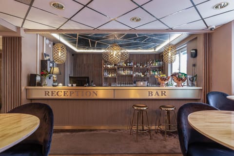 Restaurant/places to eat, Lobby or reception, Lounge or bar, Lounge or bar