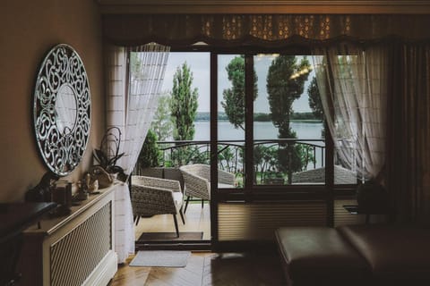 Natural landscape, Living room
