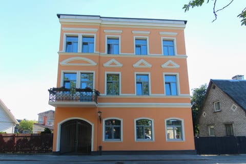Property building, Facade/entrance, Off site, Day, Property logo or sign, Summer, On site, Guests, Guests, Street view, Street view, children, group of guests, group of guests, Family, Family, Quiet street view