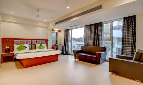 Bed, Seating area, Bedroom