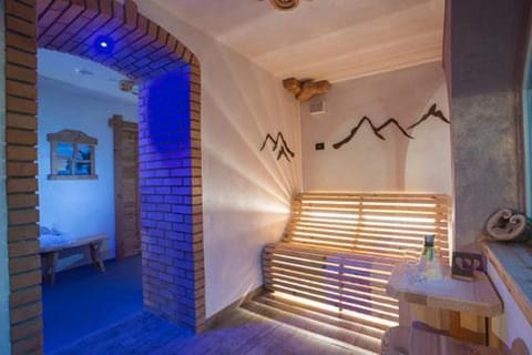 Property building, Spa and wellness centre/facilities