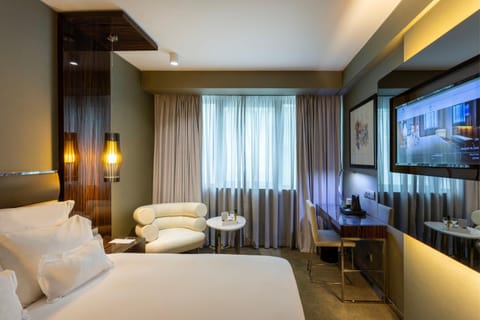 Bed, TV and multimedia, Photo of the whole room, Seating area, Bedroom