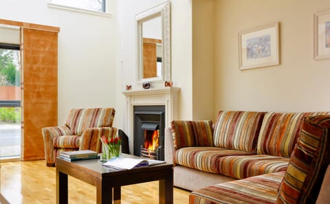 Lounge or bar, Seating area