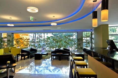 Living room, Lounge or bar