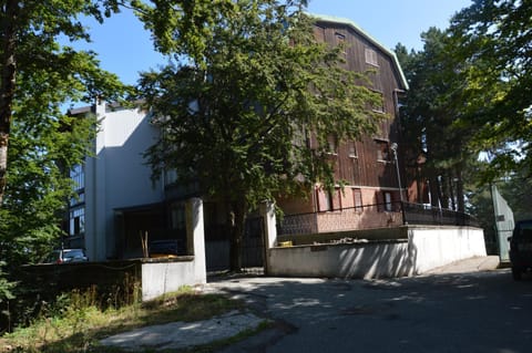 Property building, On site