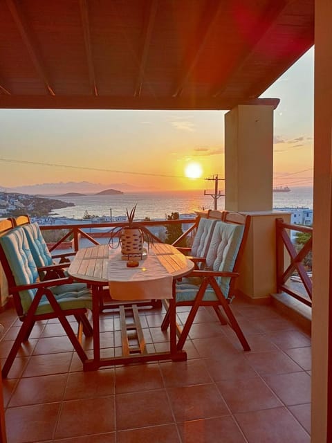 Day, Natural landscape, View (from property/room), Balcony/Terrace, Sea view, Sunrise