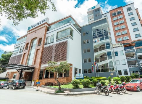 Property building, Facade/entrance, Lobby or reception