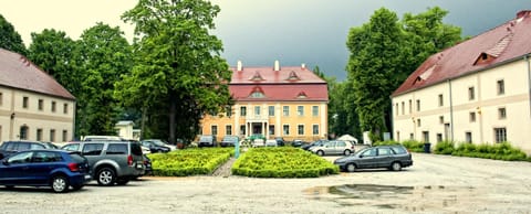 Property building, Parking