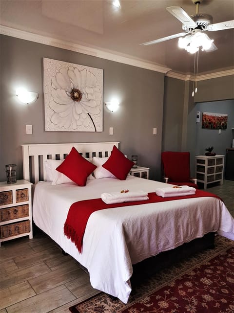 Bed, Decorative detail, Bedroom