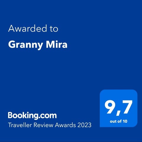 Granny Mira Apartment in Omiš bus station
