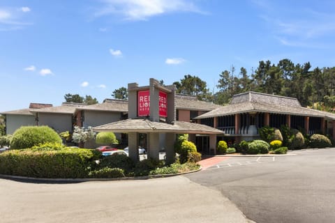 Property building, Day, Parking