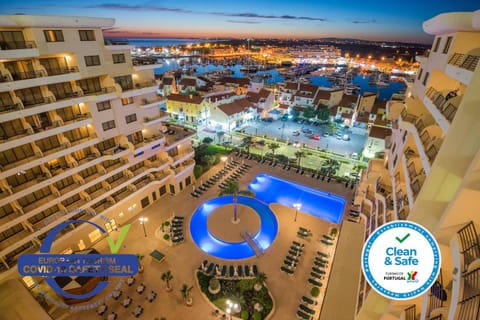 Bird's eye view, Pool view