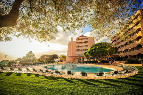 Property building, Day, Garden view, Swimming pool, sunbed