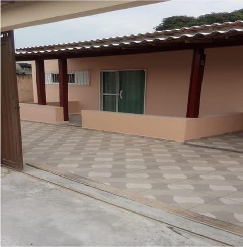 Temporada Cabo Frio ! Achei imperdível casa c piscina p feriados, férias próx a Praia do Forte de 4 a 8 Pessoas no total House in Cabo Frio