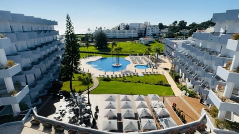 Garden, Balcony/Terrace, Swimming pool, sunbed