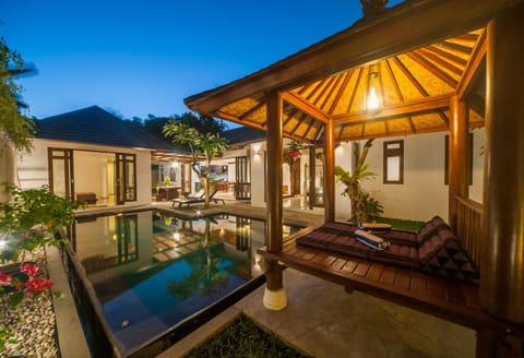 Swimming pool, Swimming pool