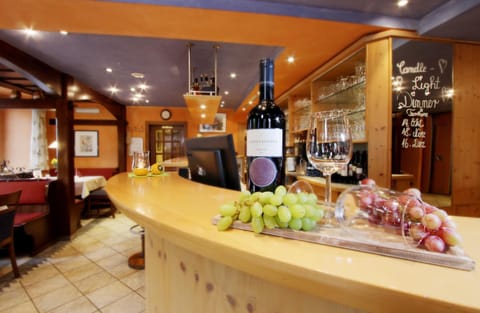 Restaurant/places to eat, Lobby or reception, Lounge or bar