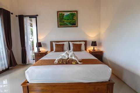 Shower, Bed, Bathroom, Coffee/tea facilities, Photo of the whole room, Bedroom, Garden view, Pool view, Swimming pool