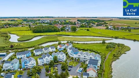 Property building, Nearby landmark, Spring, Day, Neighbourhood, Natural landscape, Bird's eye view, City view, Lake view, Street view, Location
