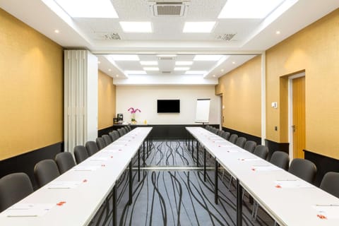 On site, Meeting/conference room