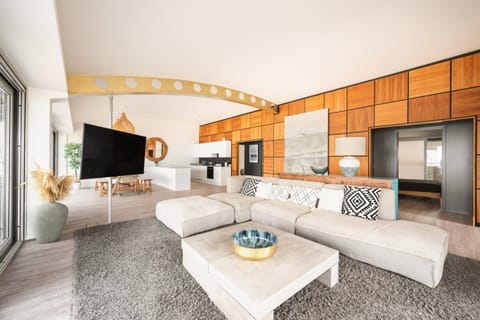 Living room, Dining area, kitchen