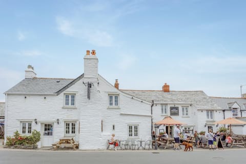 Property building, View (from property/room)