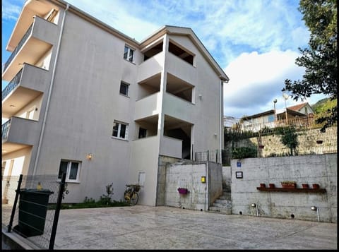 Apartment Sea&Sky Bed and Breakfast in Kotor Municipality