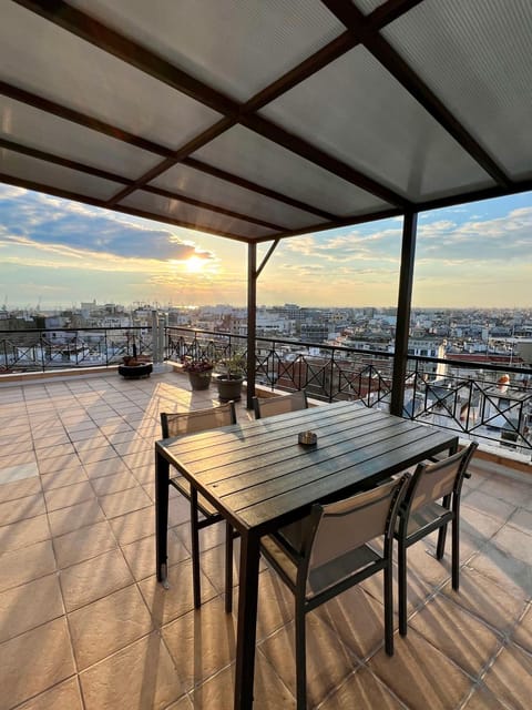 180° ROOFTOP VIEW Apartment in Thessaloniki