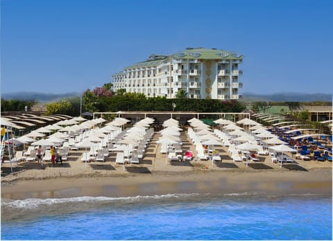 Property building, Day, People, View (from property/room), Beach, Sea view, children, Family, sunbed