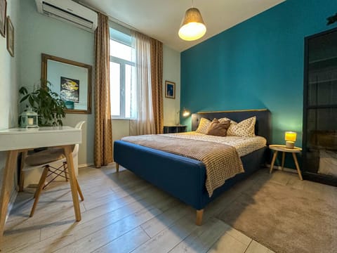 Photo of the whole room, Bedroom